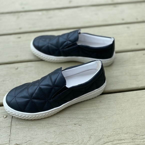 AEROSOLES Shoes - AEROSOLES - Woman’s (ERIN) black quilted slip on sneakers, Size:  7